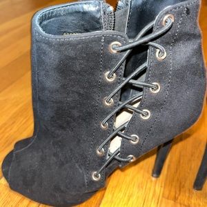 FINAL SUMMER SALE ❤️LIKE BRAND NEW WORN TWICE ❤️peep toe 4.5 inch booties